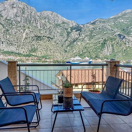 J&M Apartment Kotor Exterior photo
