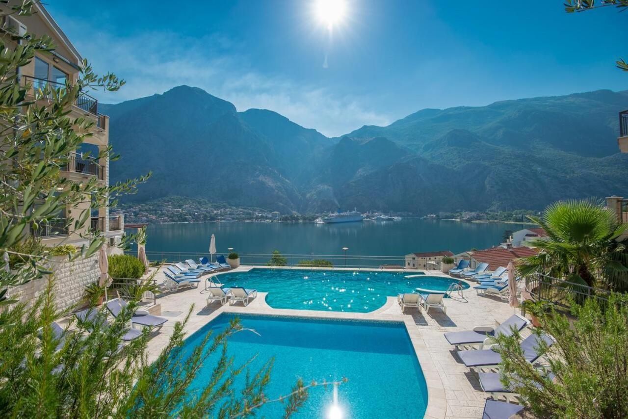 J&M Apartment Kotor Exterior photo