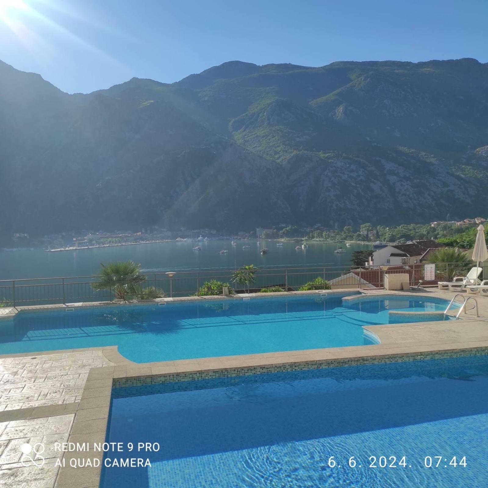 J&M Apartment Kotor Exterior photo